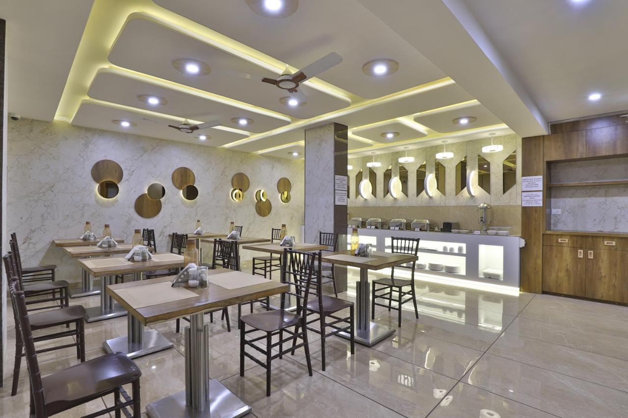 Rest Inn Dormitory Vadodara Exterior photo